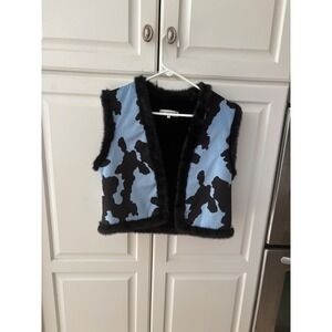 Geometrie‎ faux fur vest.  Cute and soft. Size medium